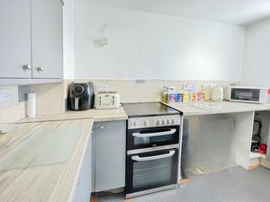 Campernell Close- click for photo gallery